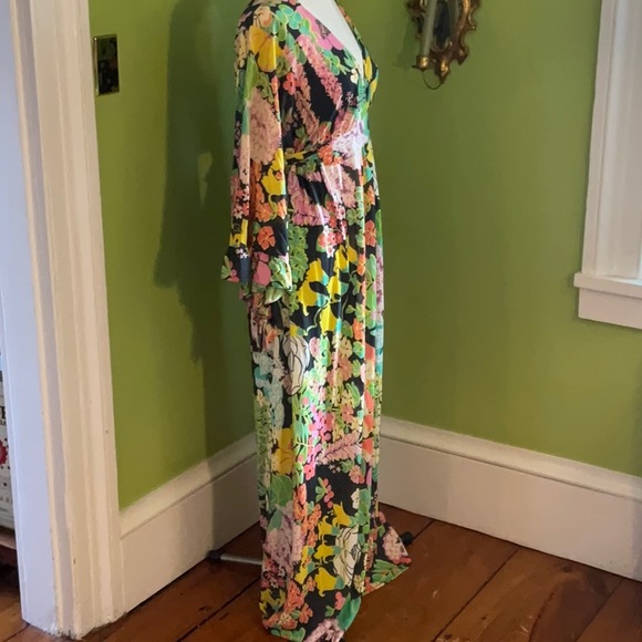 Vintage 70s floral maxi dress with ruffled angel sleeves - Picture 3 of 7